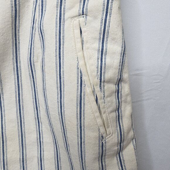 DKNY Jeans Shorts Women 10 Denim White Blue Pinstripe High Waisted Bermuda Mom - Picture 4 of 9